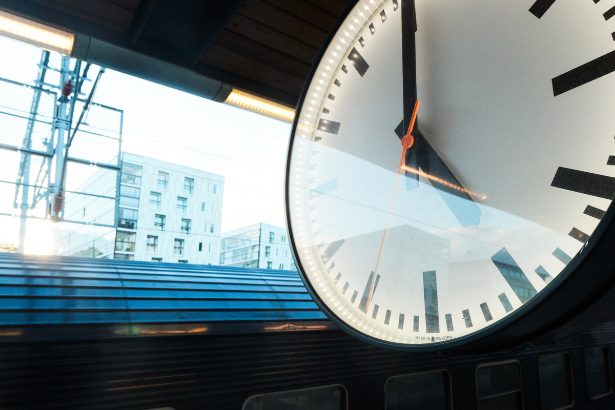 Ur på jernbanestasjon