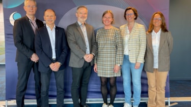 Gruppebilde av representanter fra Norsk Romsenter og DSB