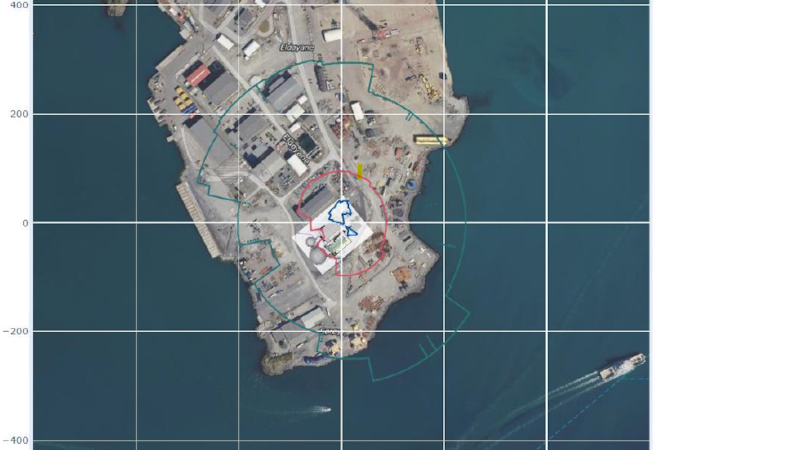 Flyfoto som viser risikokonturer markert med rød og blå strek