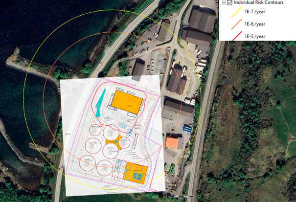 Illustrasjon av riskokonturer for biogassanlegget markert med gule, oransje og røde sirkler.