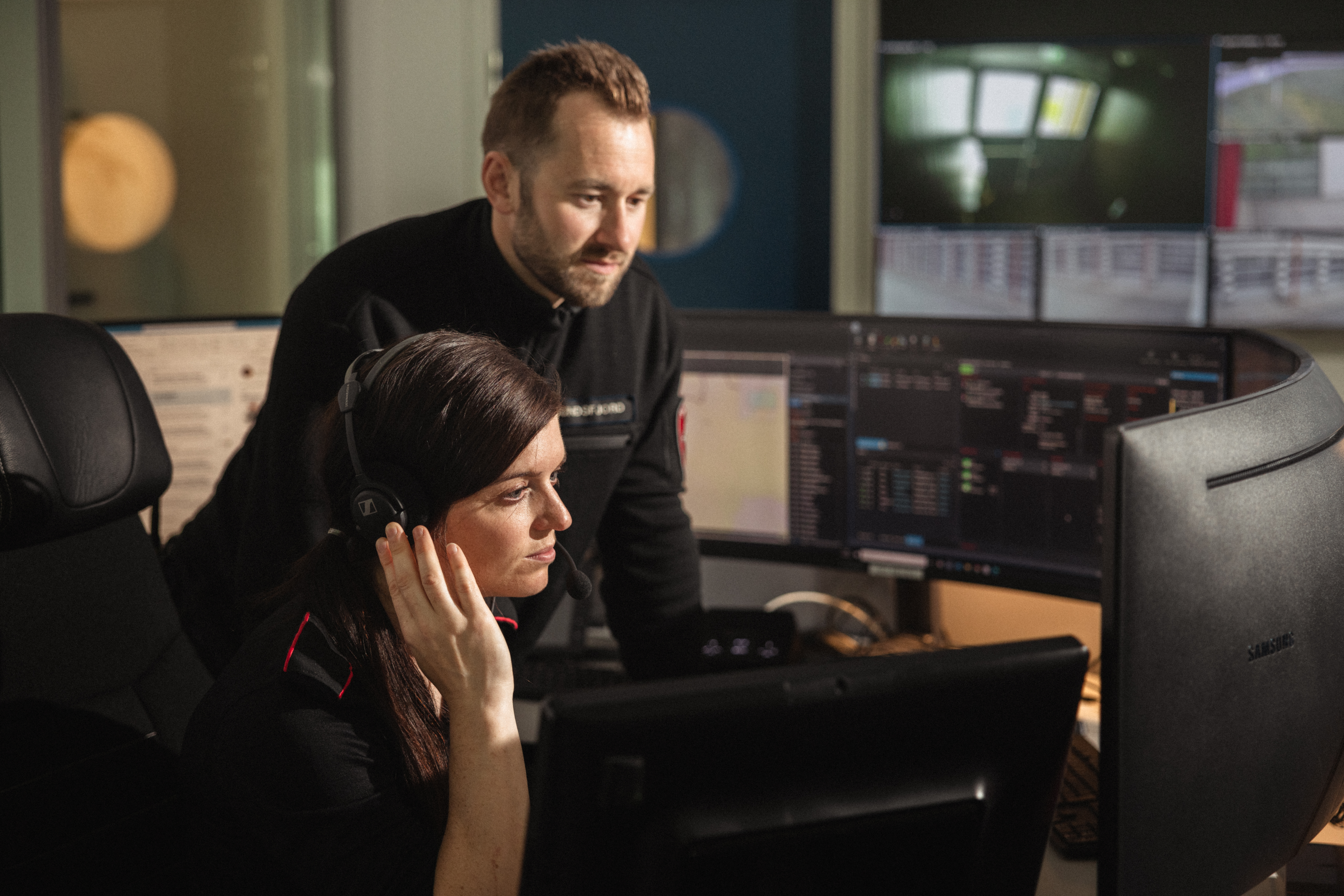 Mann og kvinne på 110-sentral