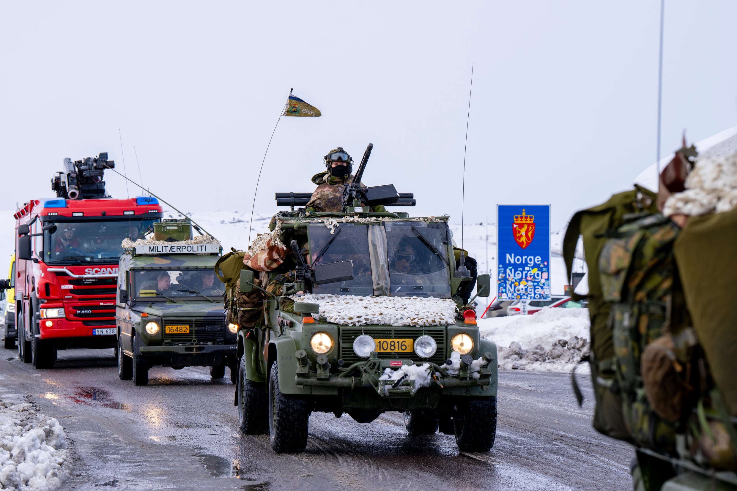 Militære og sivile kjøretøy ved riksgrensen