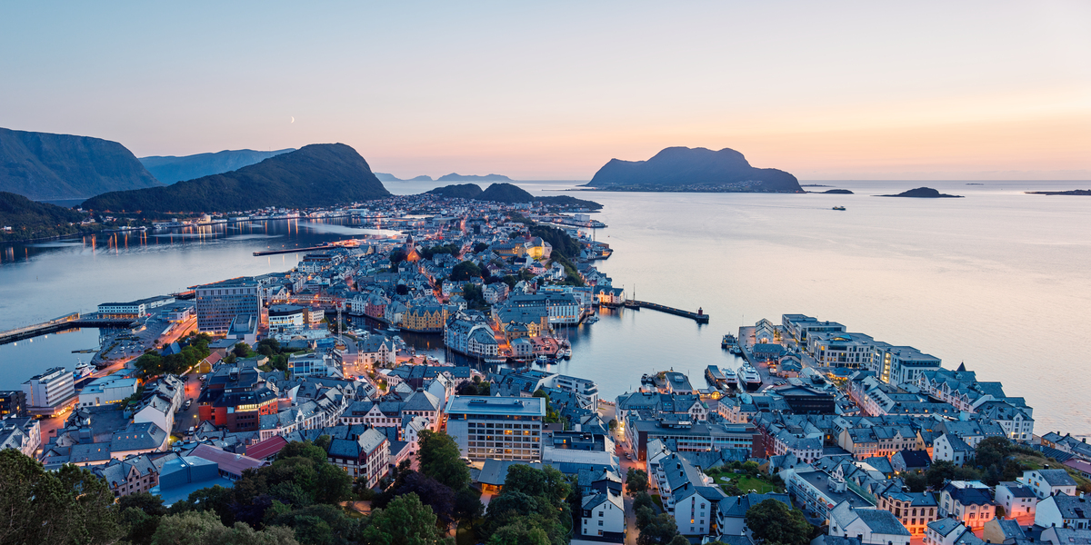 Oversiktsbilde over norsk by